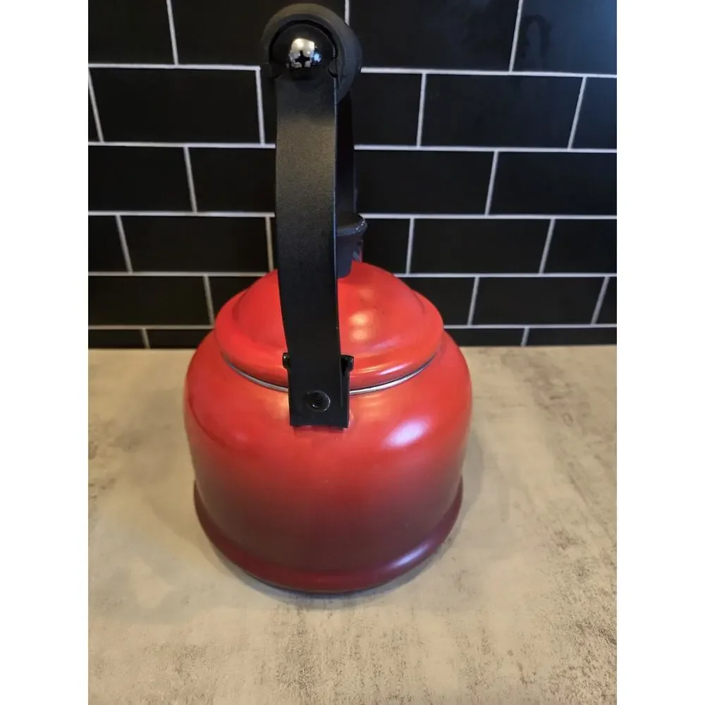 Le Creuset Traditional Stove Top Tea Kettle Pot 1.25 Qtz. Ombre Crimson Red GUC